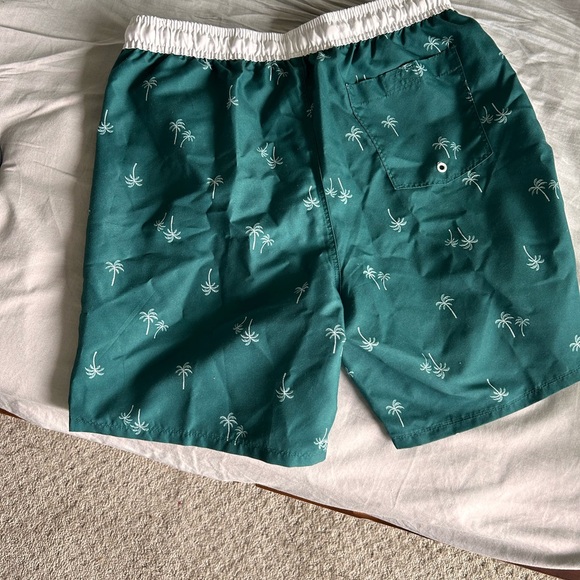 Green and white Old Navy Swimsuit, palm tree design - Picture 2 of 3